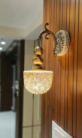 Gold-Toned & Bronze-Toned Textured Metal Traditional Wall Lamp